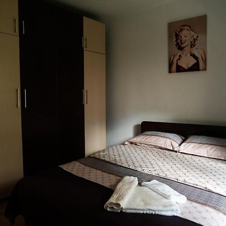 Apartament Dacul Hunedoara Exteriör bild
