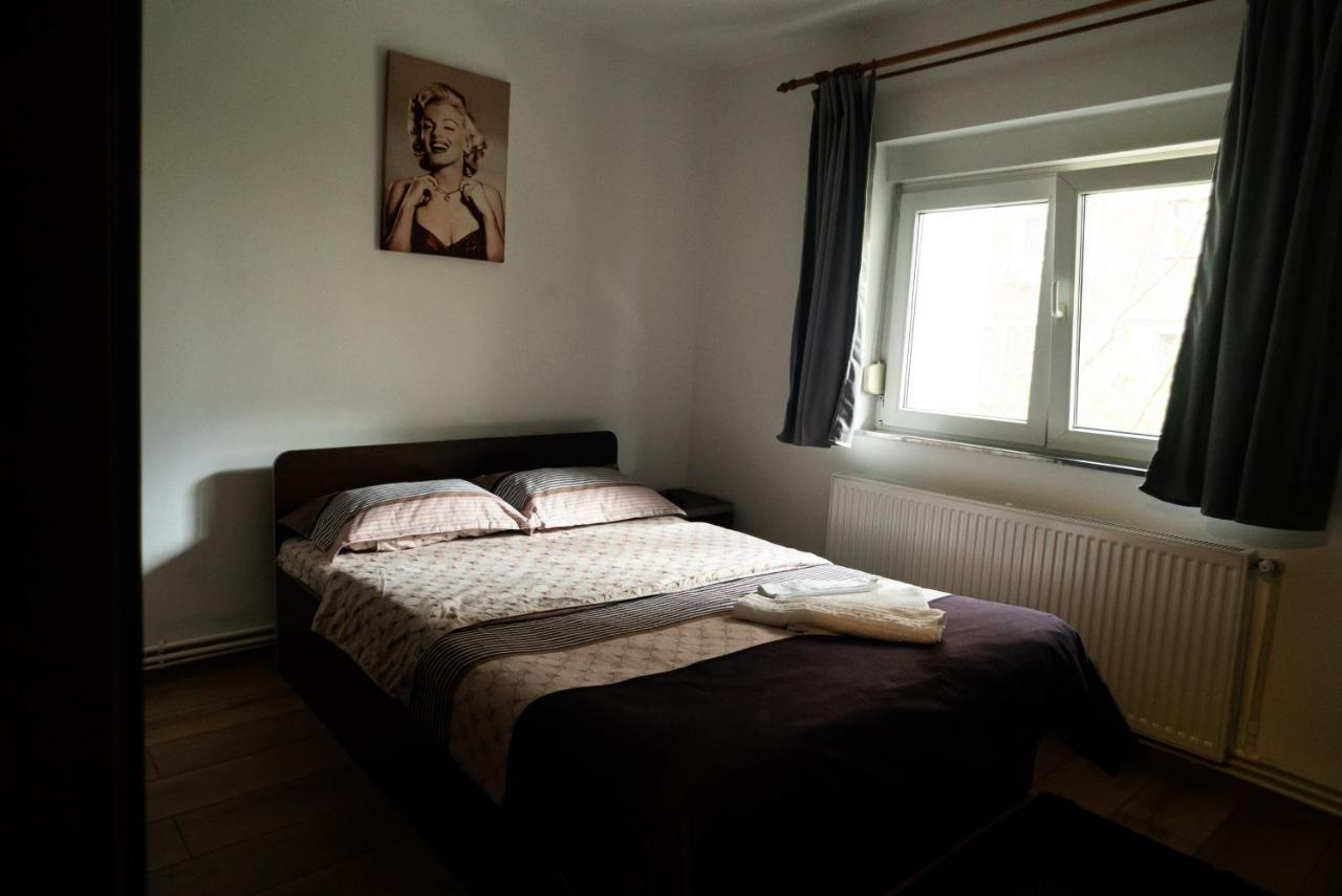 Apartament Dacul Hunedoara Exteriör bild