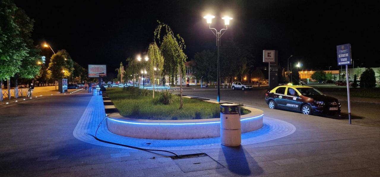 Apartament Dacul Hunedoara Exteriör bild