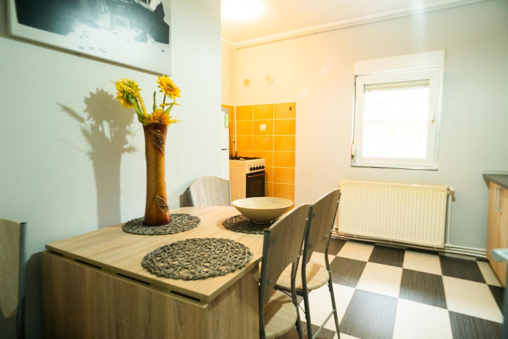 Apartament Dacul Hunedoara Exteriör bild