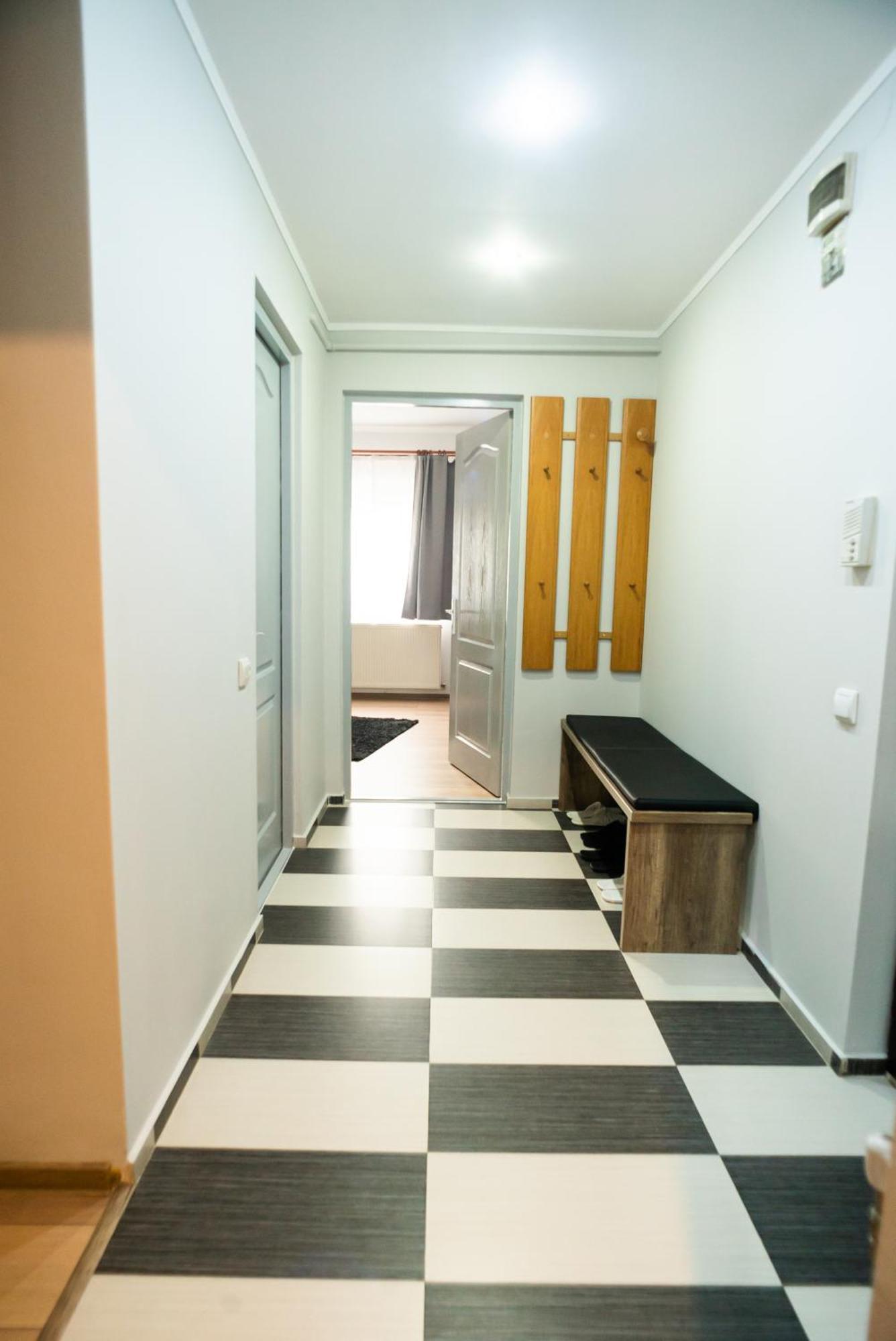 Apartament Dacul Hunedoara Exteriör bild