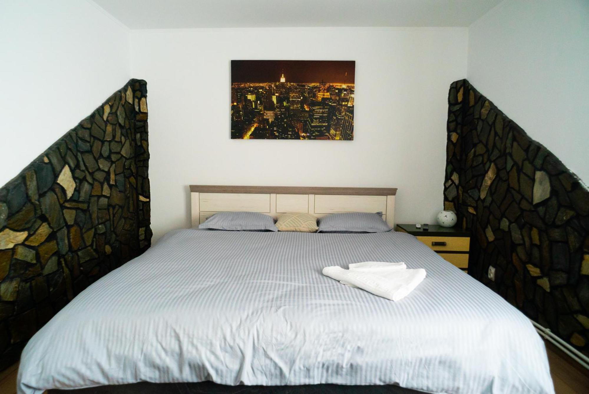 Apartament Dacul Hunedoara Exteriör bild